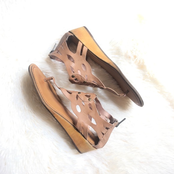 🤍 Cute Thong Sandals 🤍 - Picture 2 of 6